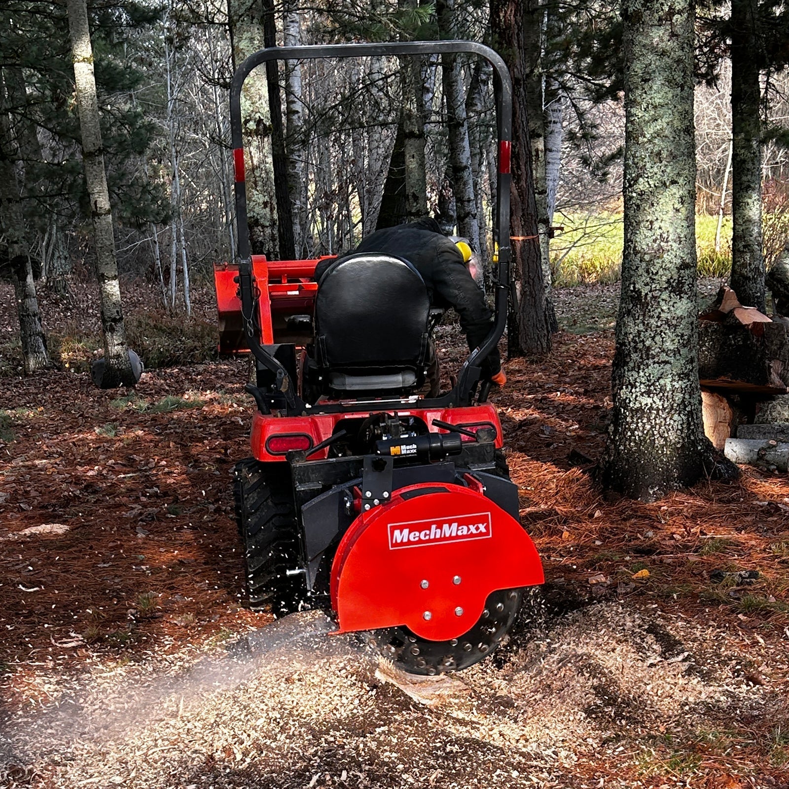 3-Point PTO Stump Grinder with 34 Carbide Teeth (PTO Shaft Included with Slip Clutch),  for 15-45HP Tractor,  SG24